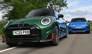Alpine A290 vs MINI JCW Electric - front tracking